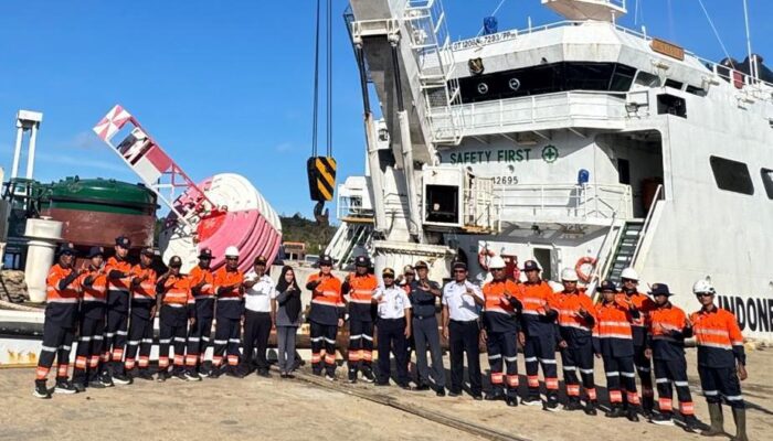 Empat Pelampung Suar Terpasang, Alur Pelabuhan Gebe Kian Aman