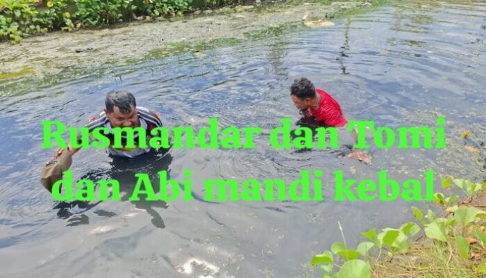 Tiga Oknum Wartawan Tak Berkutik, Dijemput Paksa dan Diguyur Sanksi Mandi Lumpur Usai Tim Jagoan Tumbang