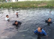 Prancis Tersungkur, Pendukungnya di Weda Ramai-Ramai Mandi Kolam Cinta